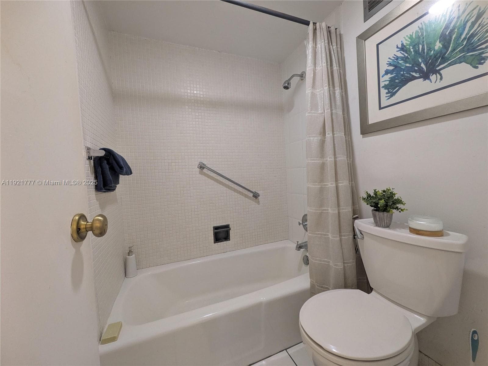 100 Lincoln Rd 904 photo 11