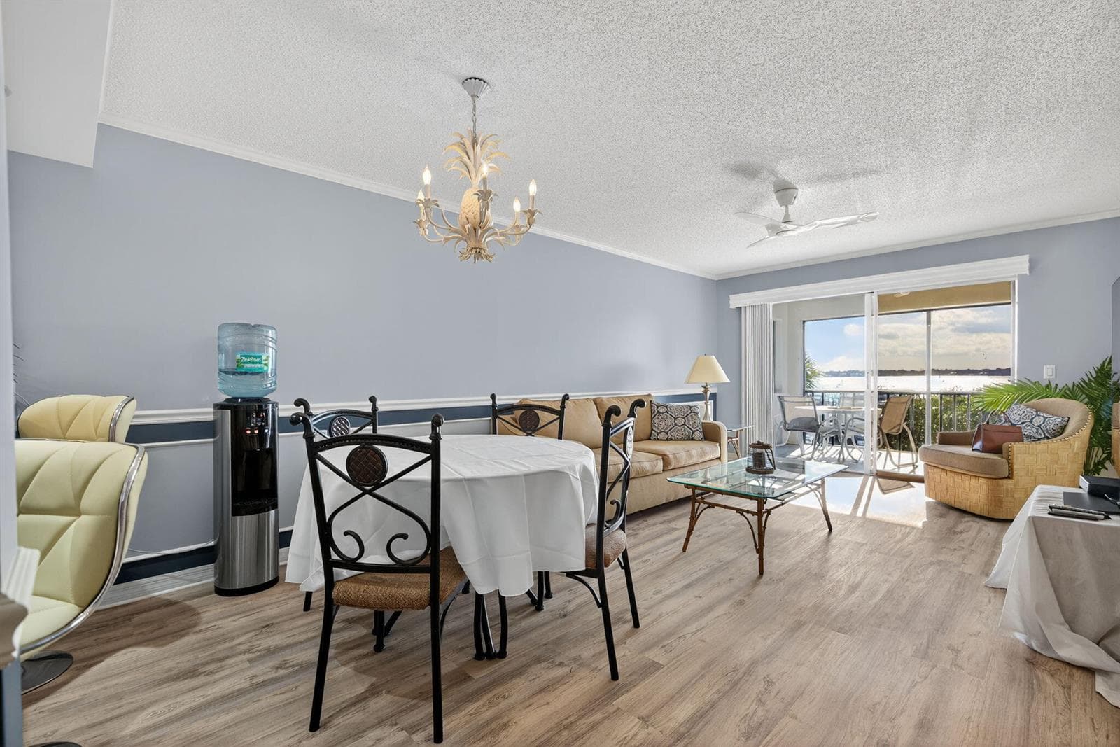 390 NE Edgewater Drive 403 photo 8