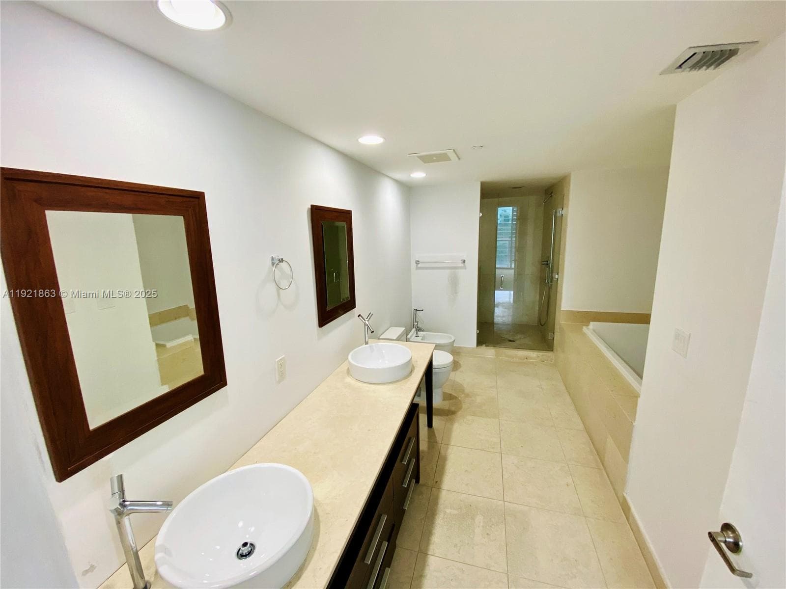 475 Brickell Ave 3715 photo 13