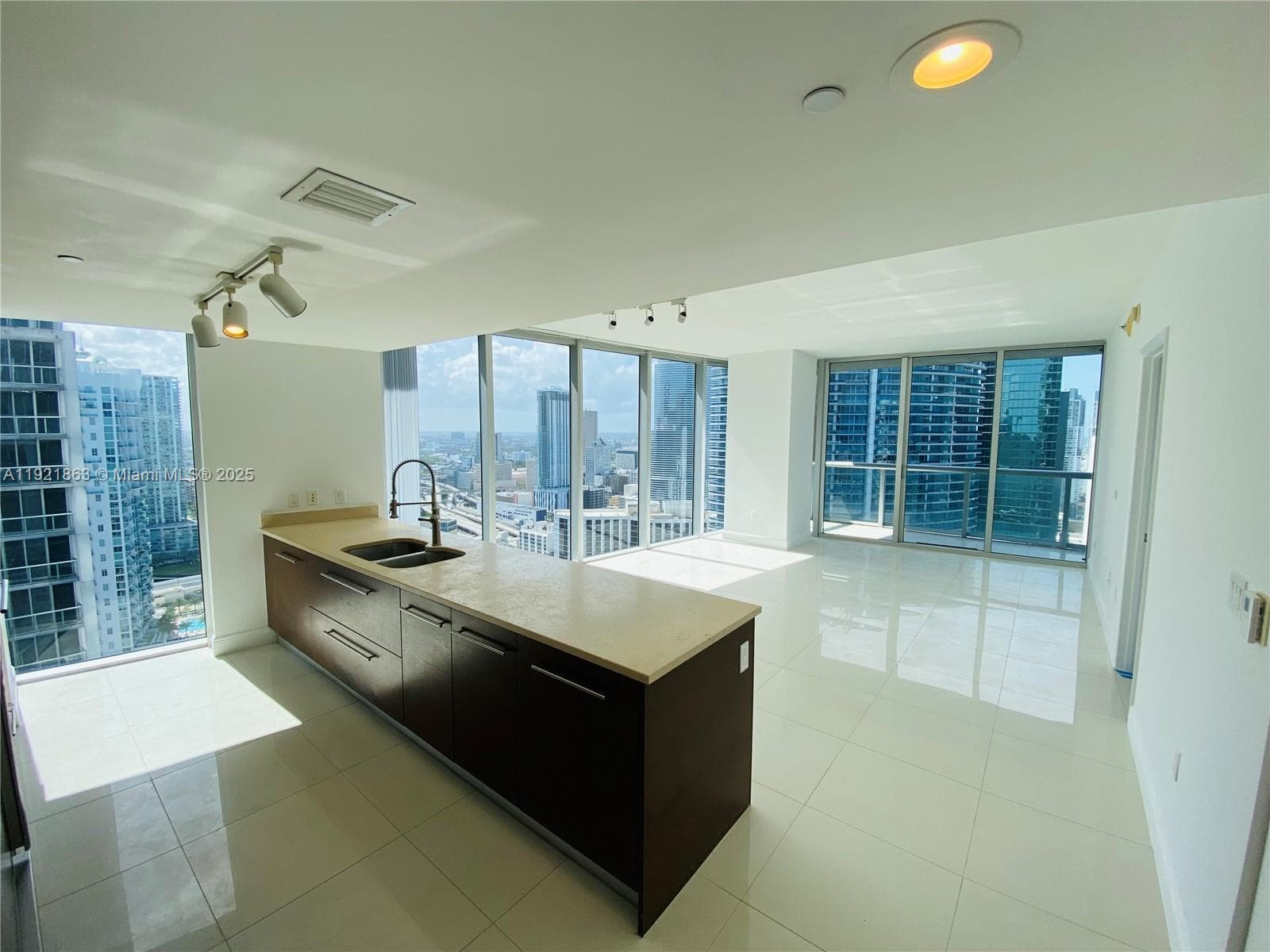 475 Brickell Ave 3715 photo 3