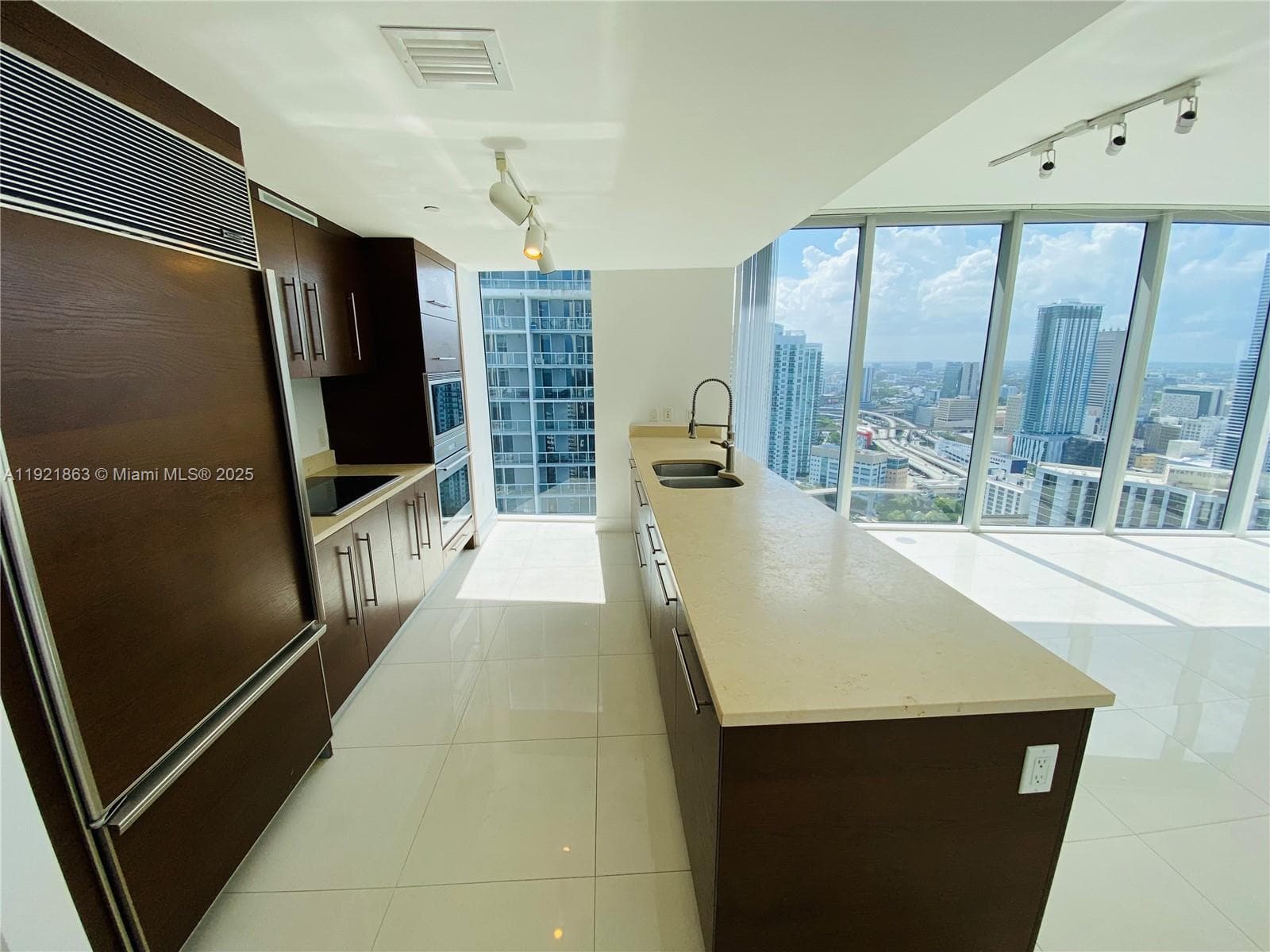 475 Brickell Ave 3715 photo 5