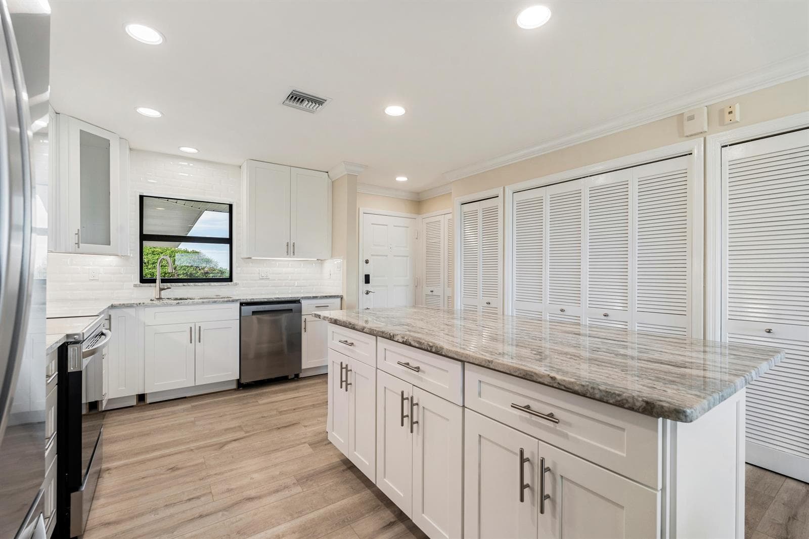 5300 Highway A1a 408 photo 9