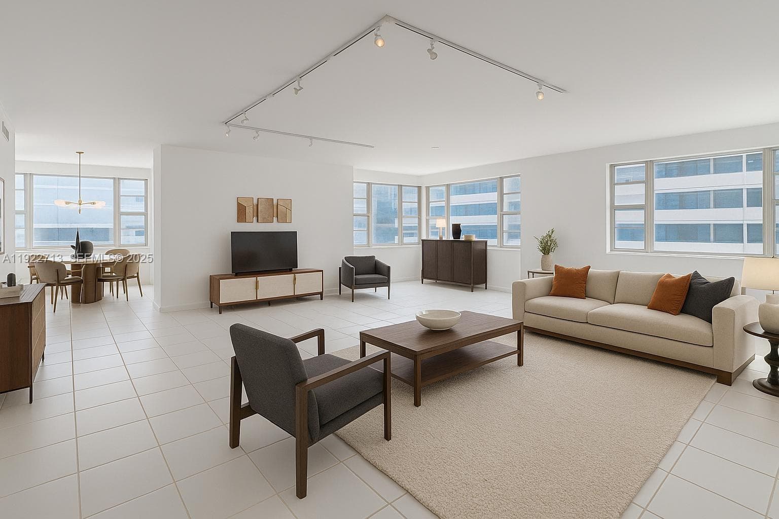 5255 Collins Ave 5D photo 2