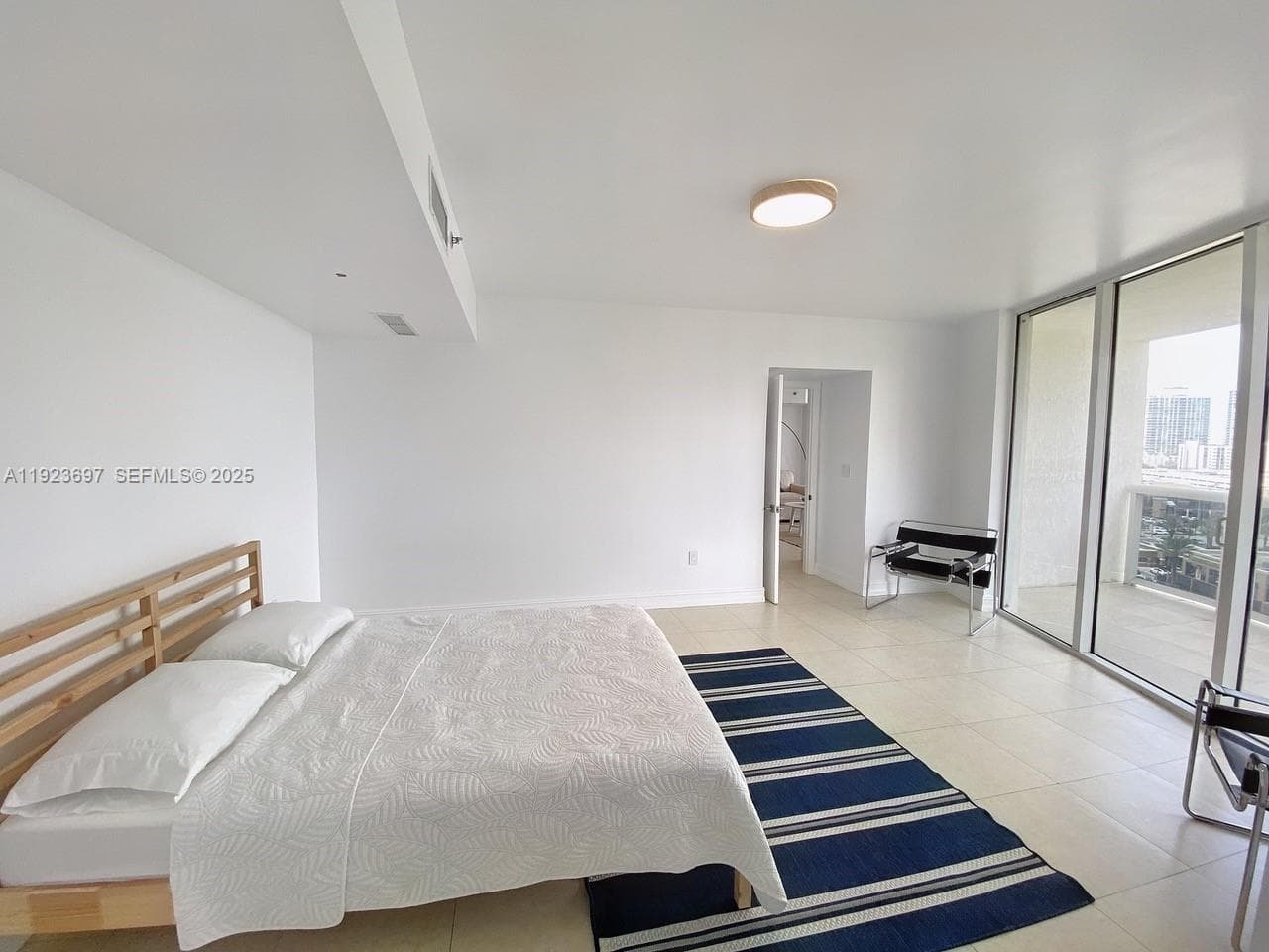 17201 Collins Ave 1009 photo 11