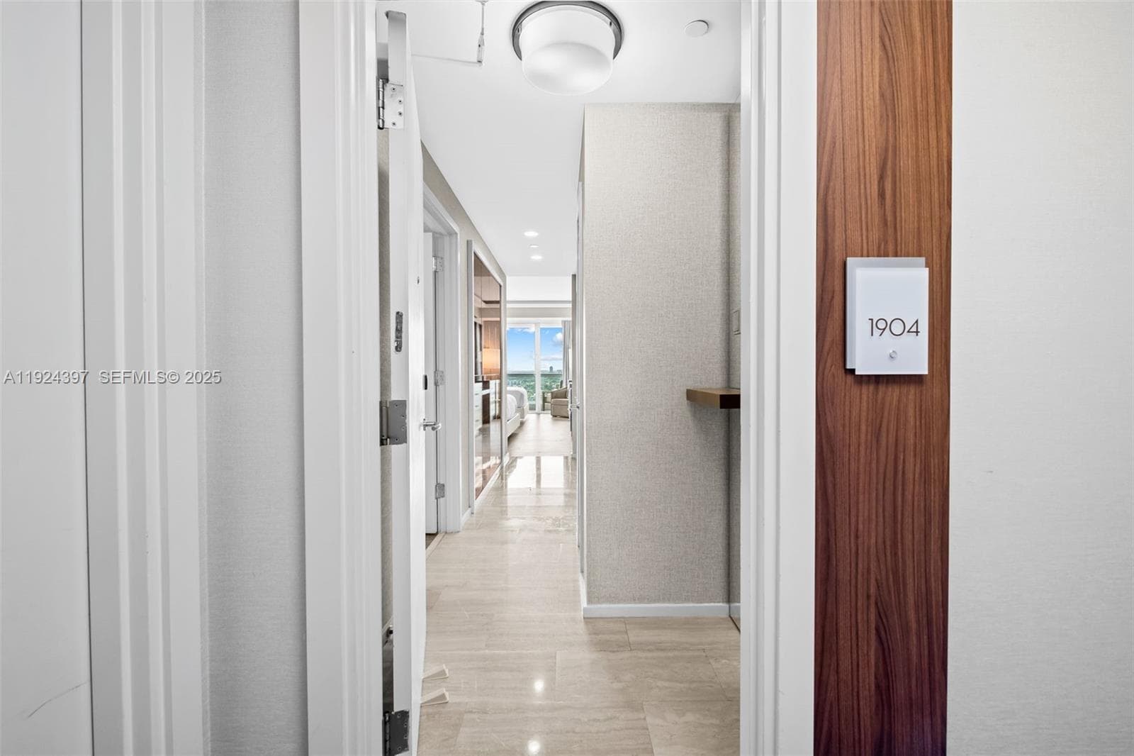 551 N Fort Lauderdale Beach Blvd R1904 photo 2