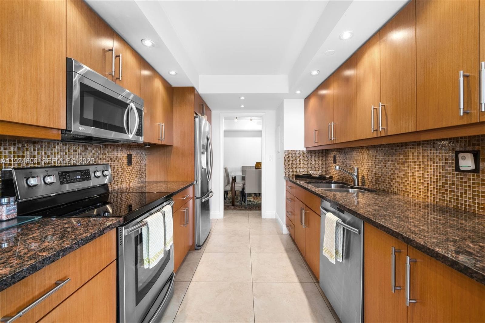 4000 Towerside Ter 705 photo 12
