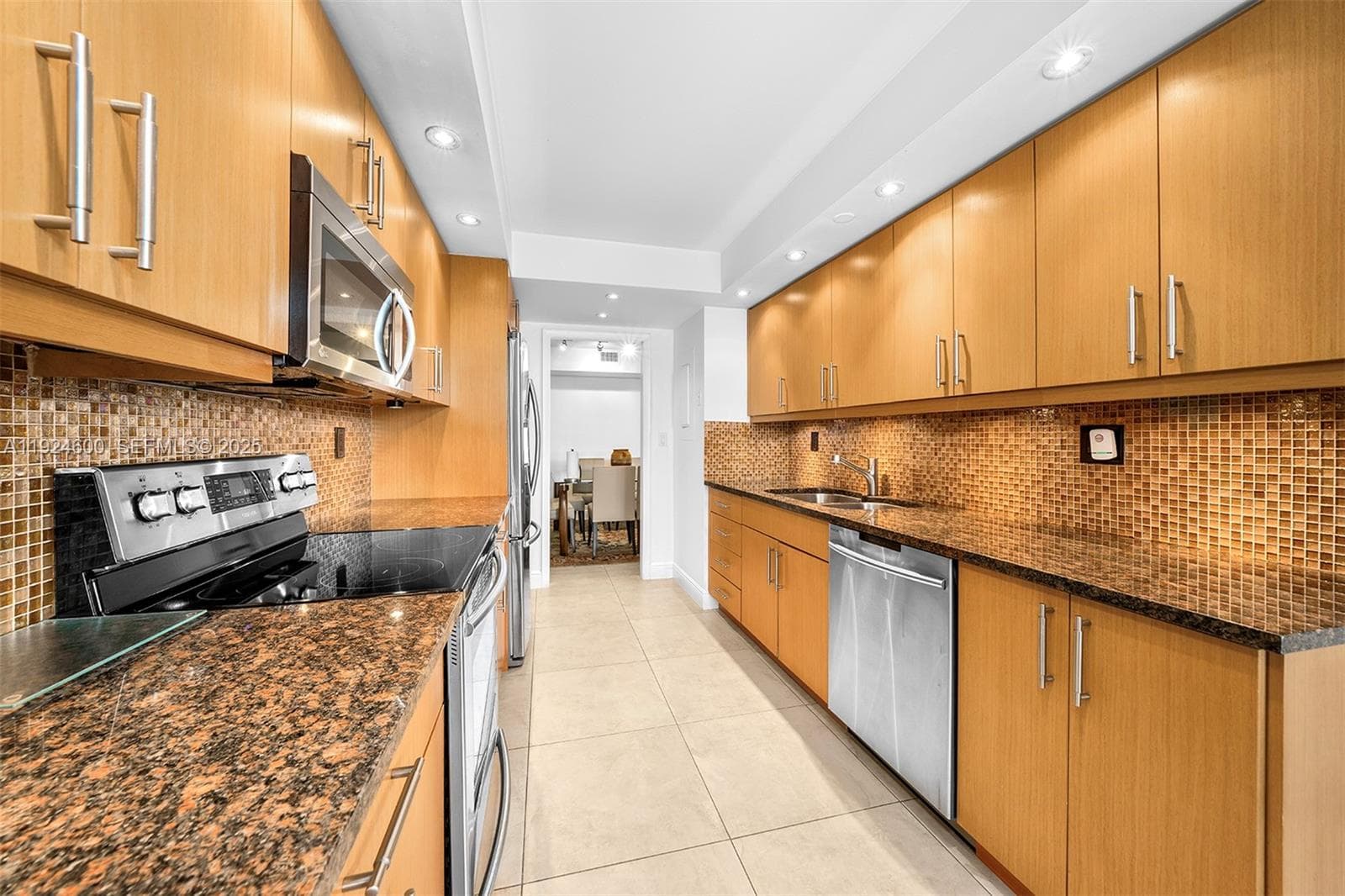 4000 Towerside Ter 705 photo 14