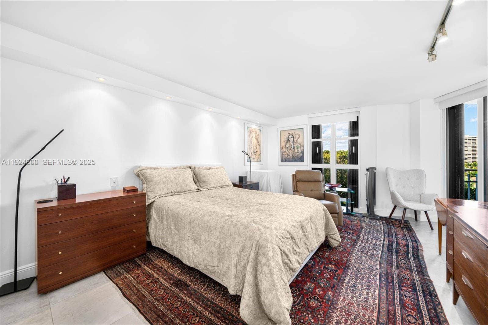 4000 Towerside Ter 705 photo 19