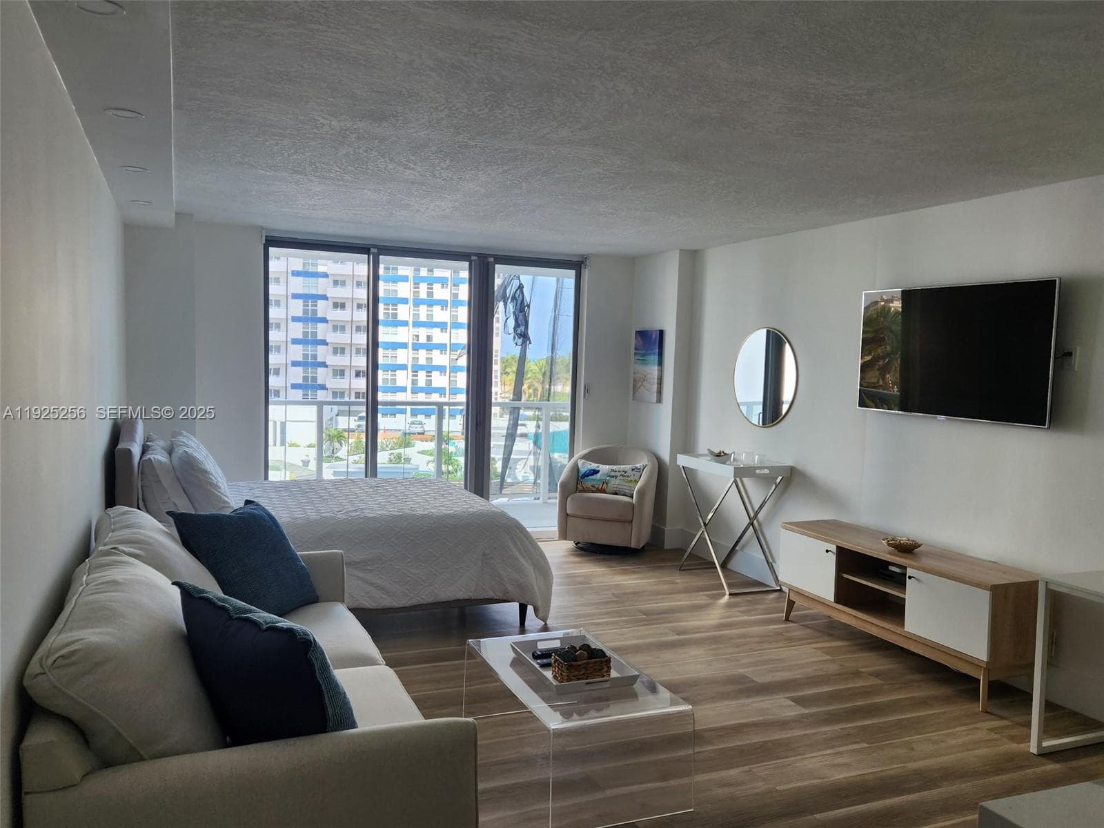 3180 S Ocean Dr 307 photo 1