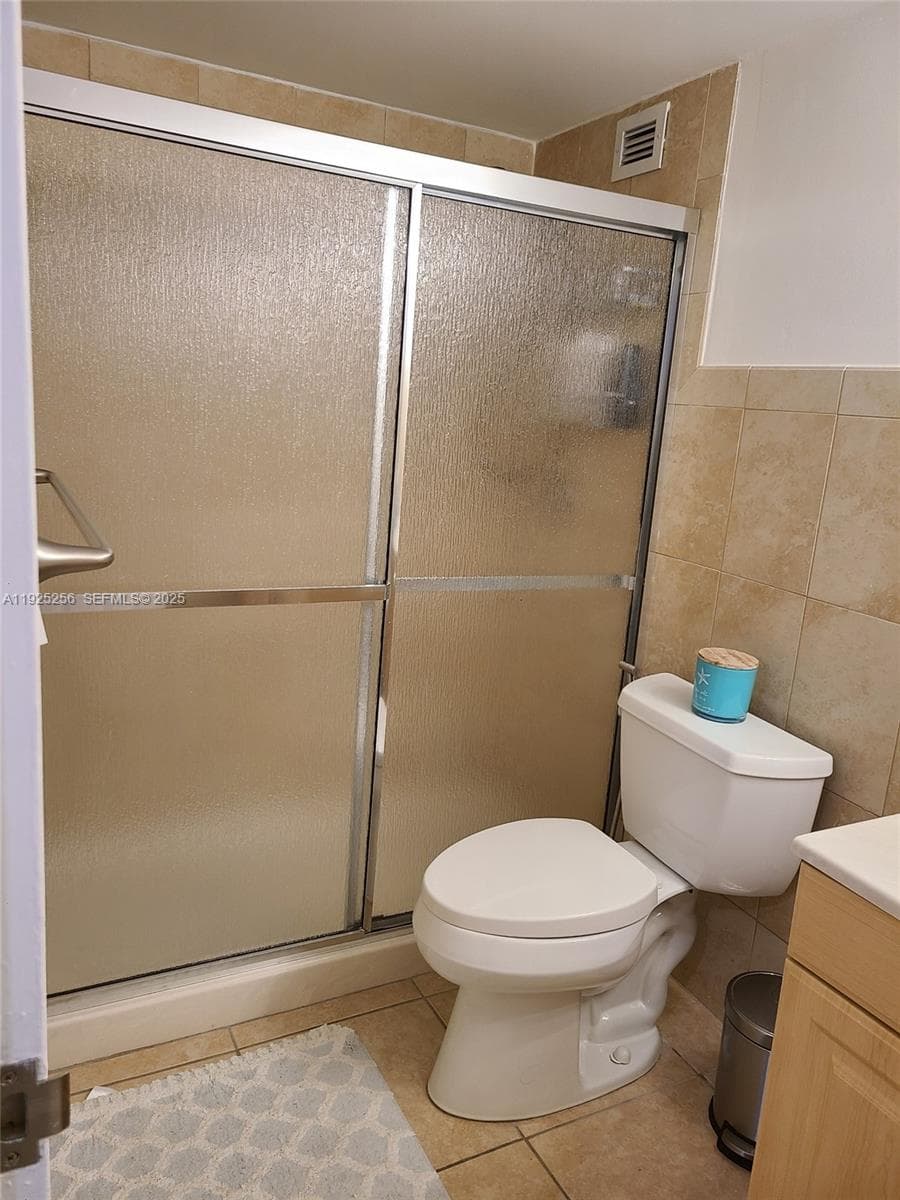 3180 S Ocean Dr 307 photo 11