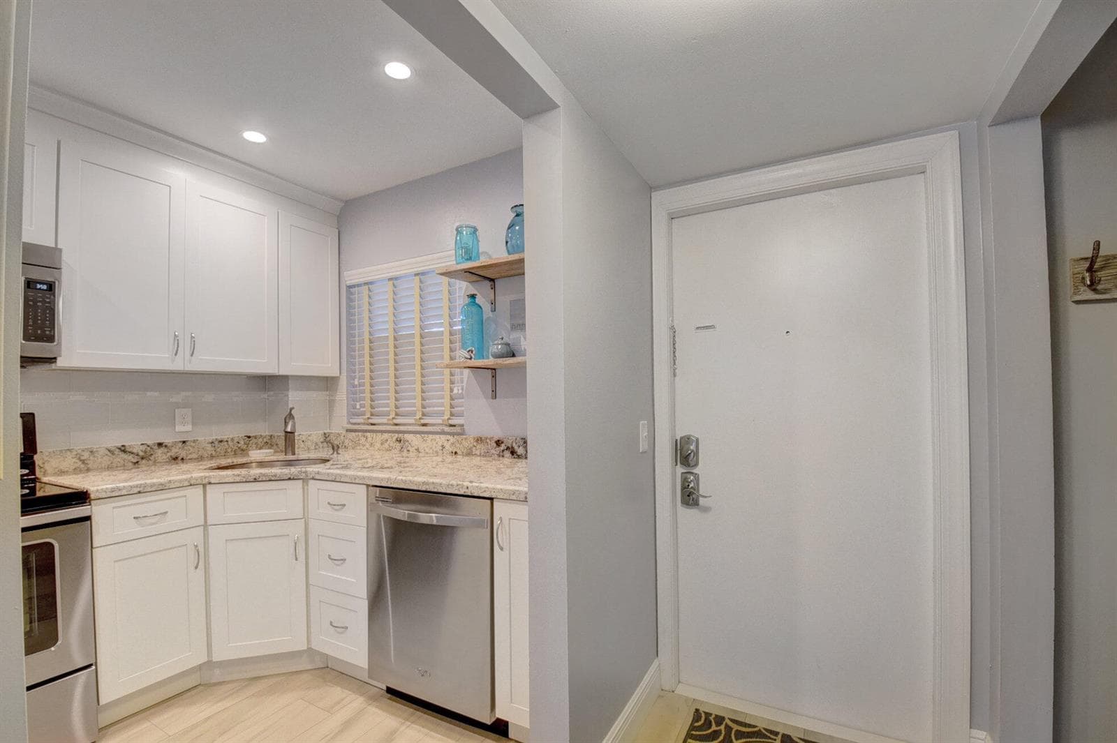 650 Snug Harbor Drive G307 photo 4
