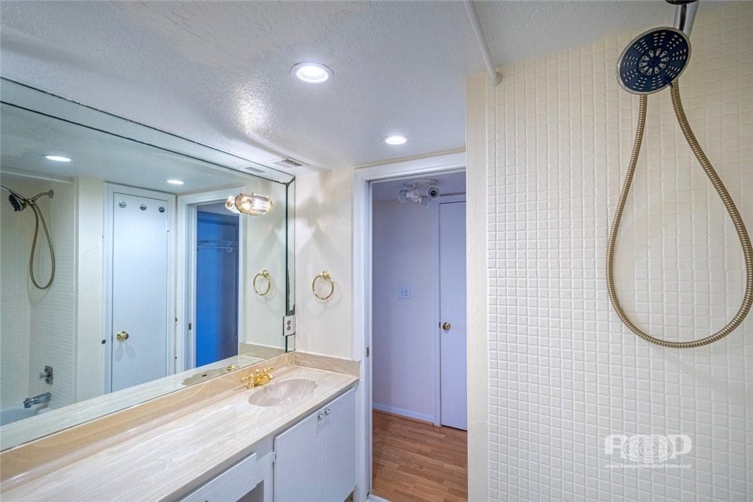 3100 NE 48th Street 908 photo 13