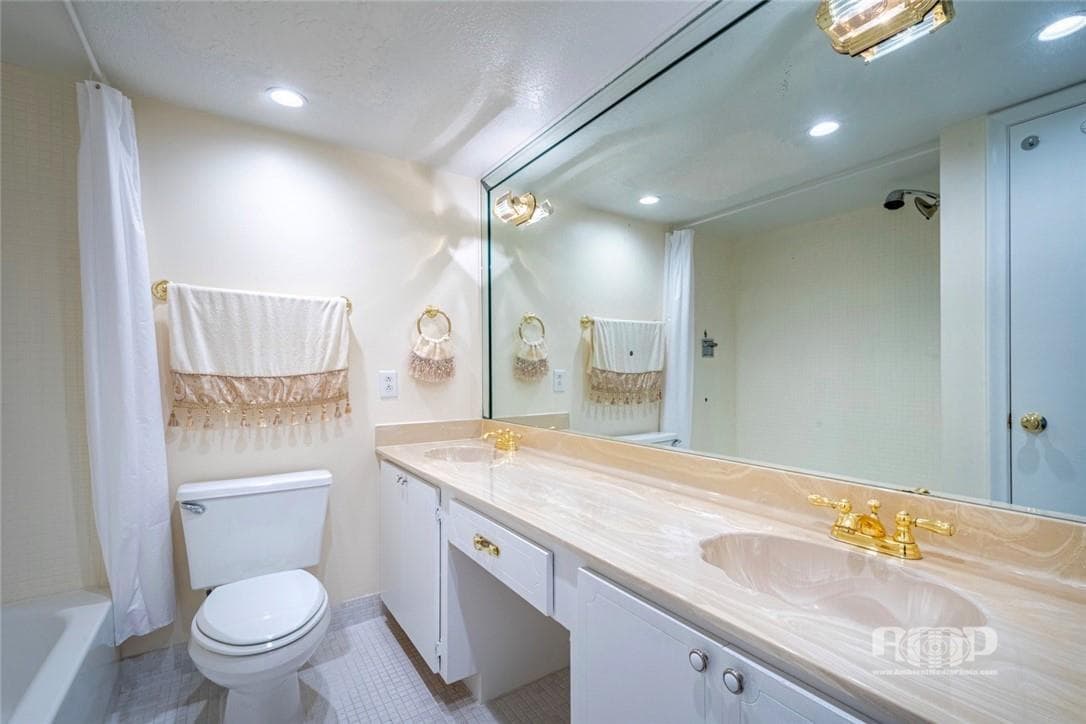 3100 NE 48th Street 908 photo 12