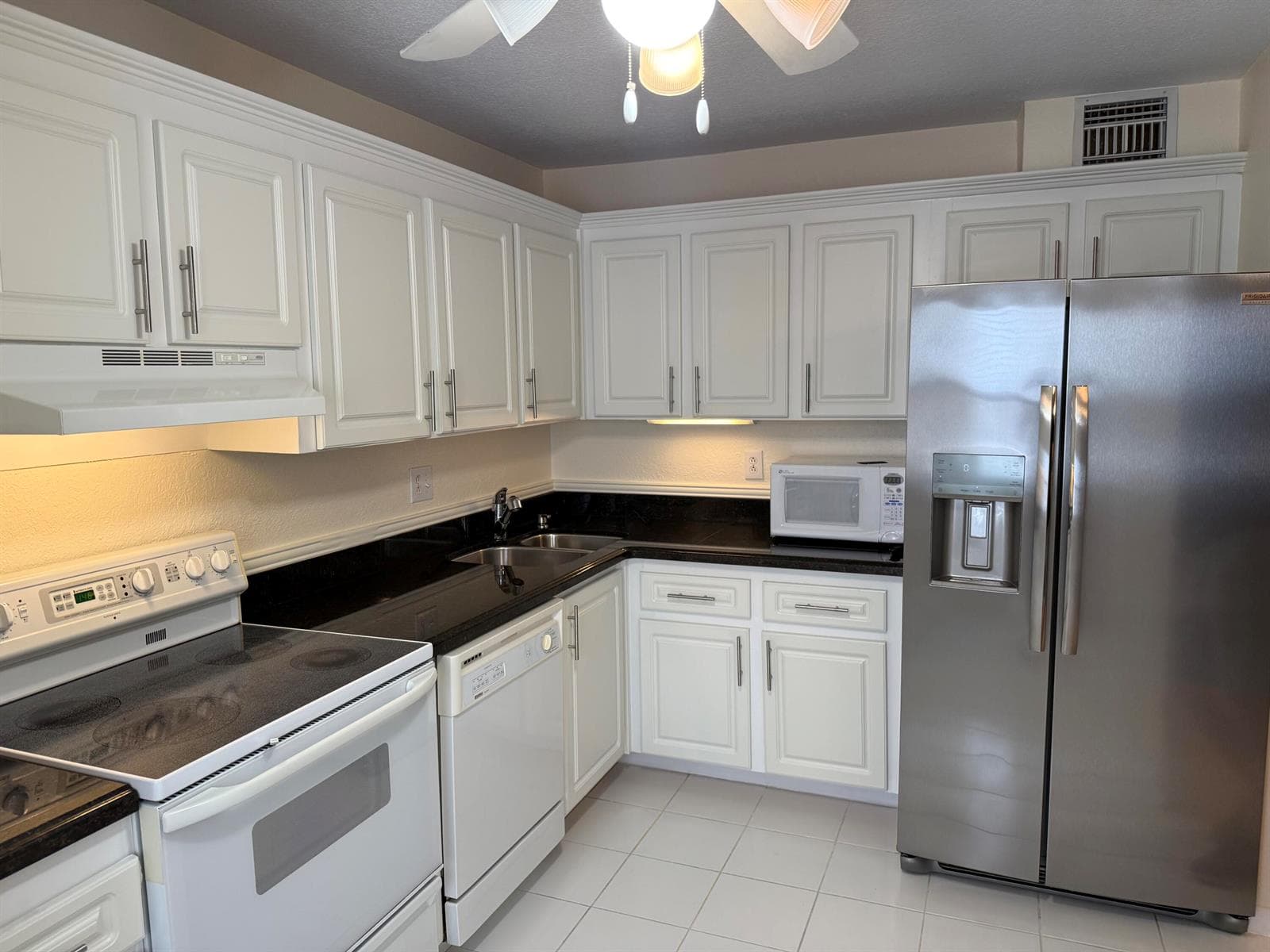 3100 NE 48th Street 908 photo 5