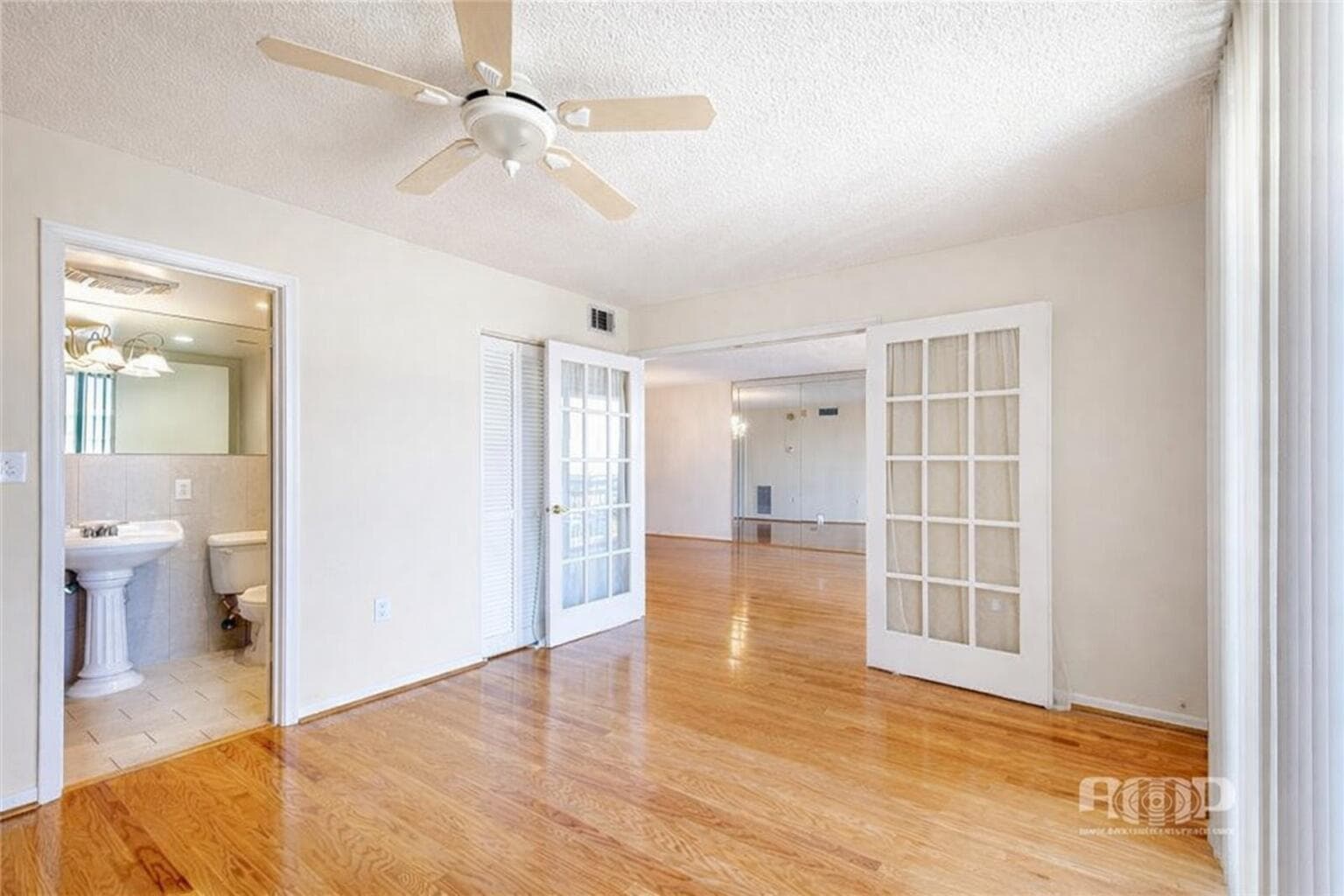 3100 NE 48th Street 908 photo 18