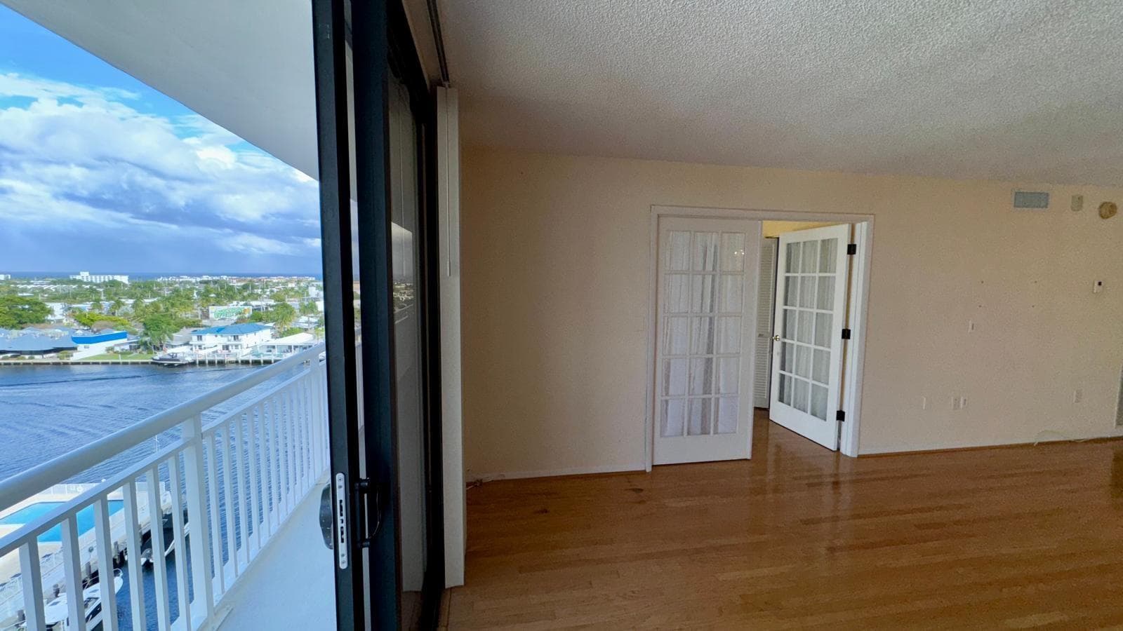 3100 NE 48th Street 908 photo 15