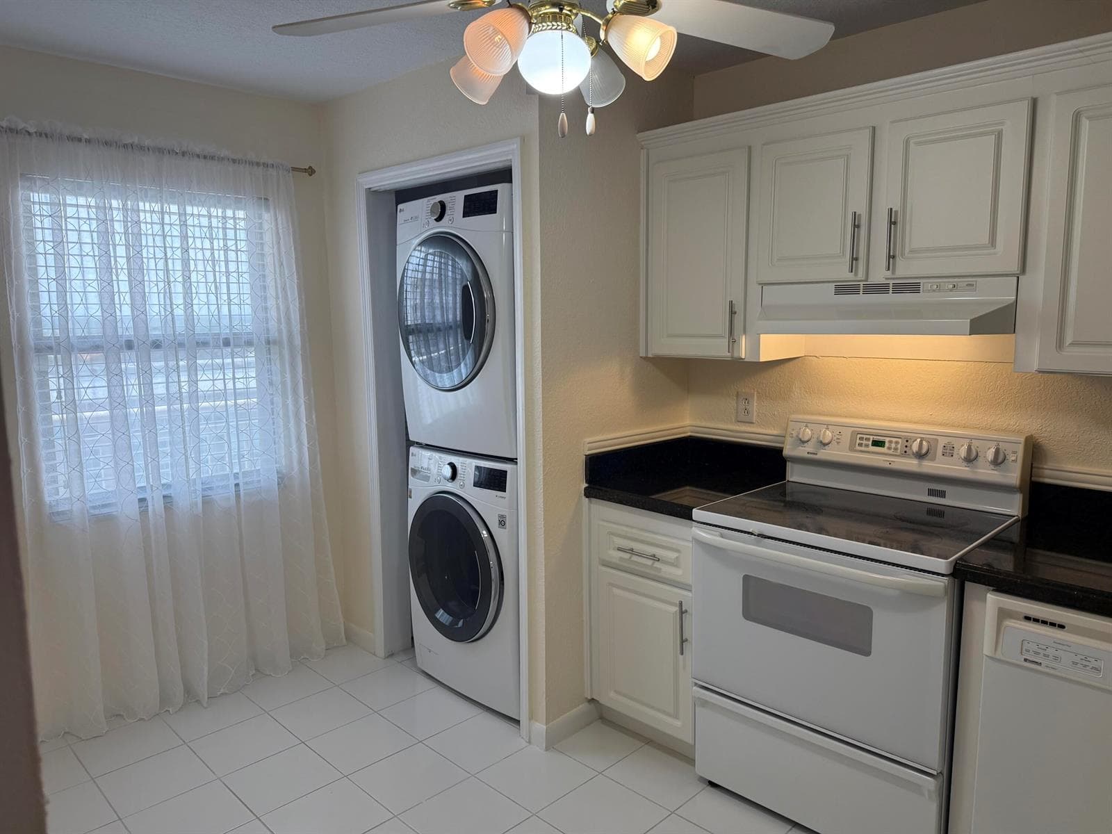 3100 NE 48th Street 908 photo 4