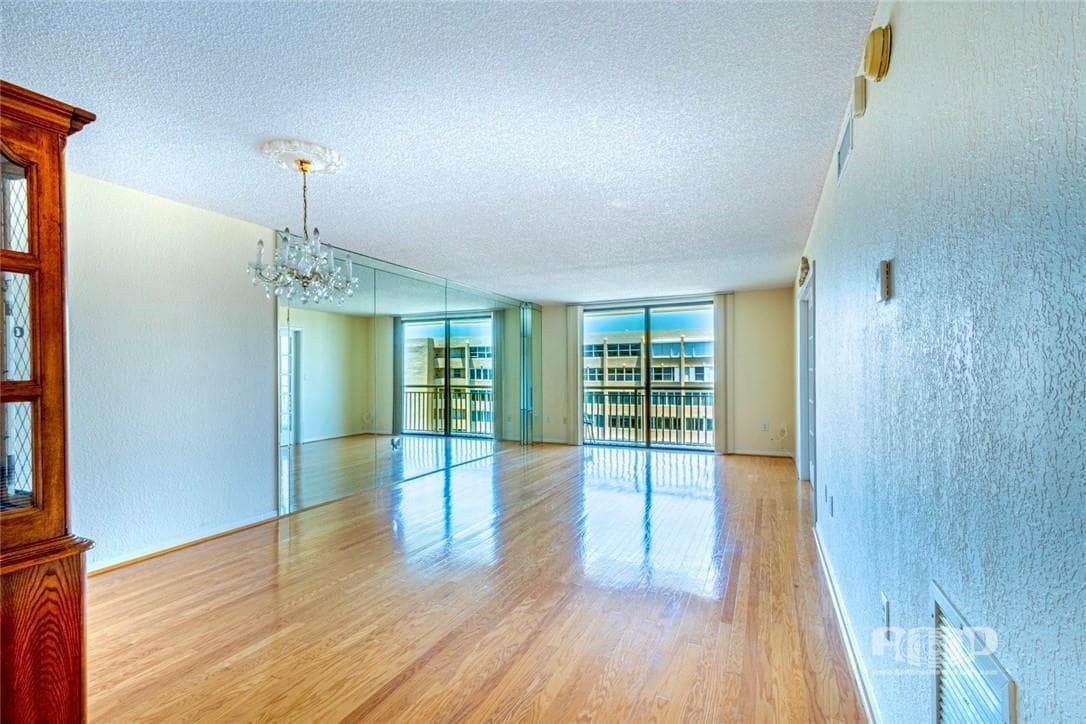 3100 NE 48th Street 908 photo 8