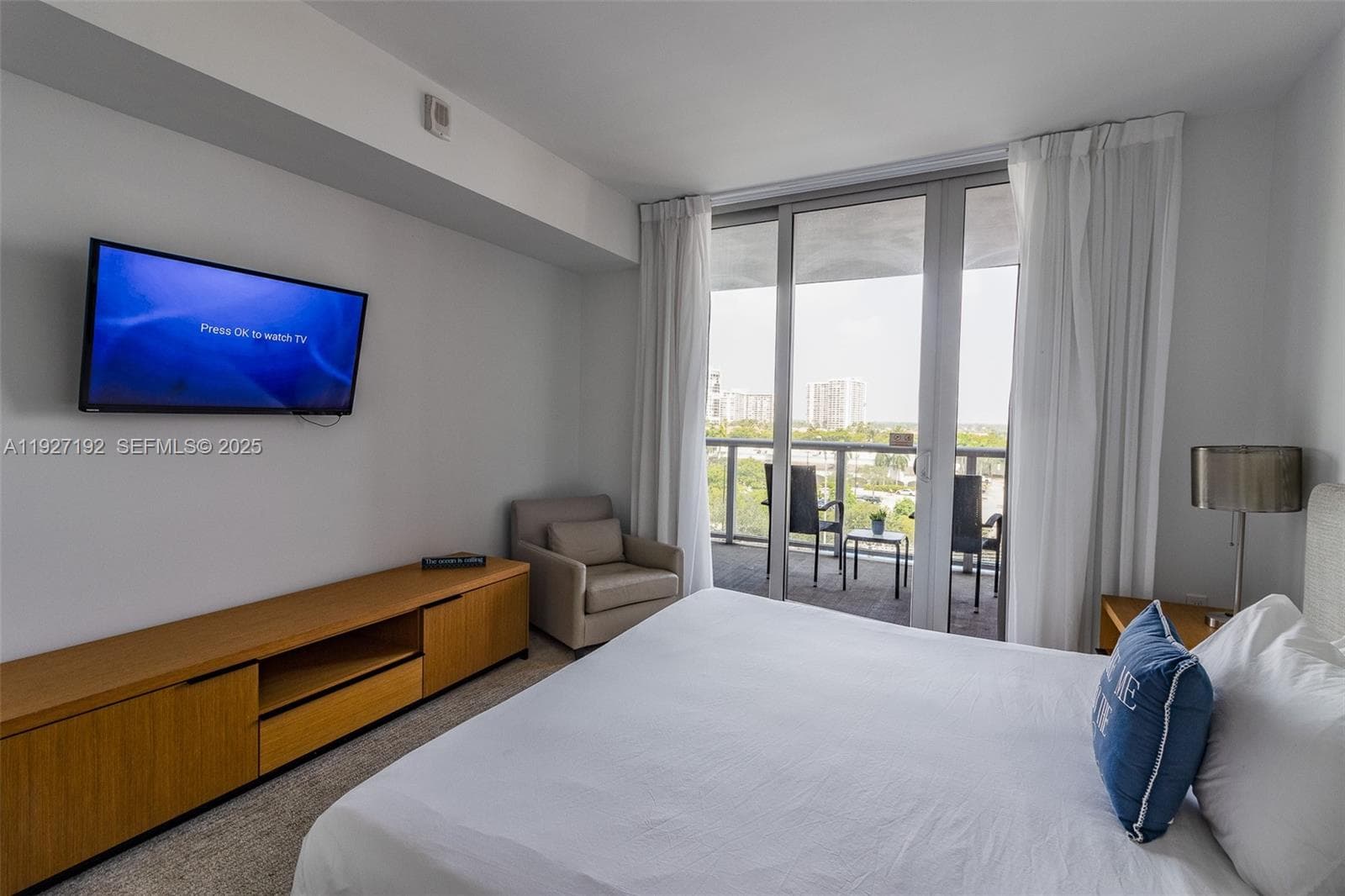 2602 E Hallandale Beach Blvd R708 photo 15