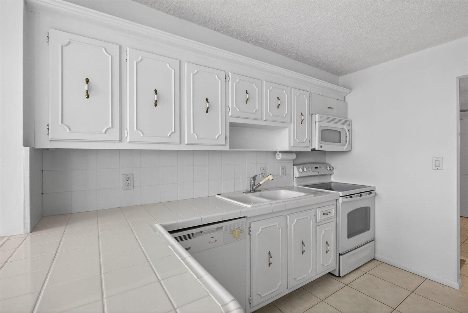4200 N Ocean Drive 2-1606 photo 23
