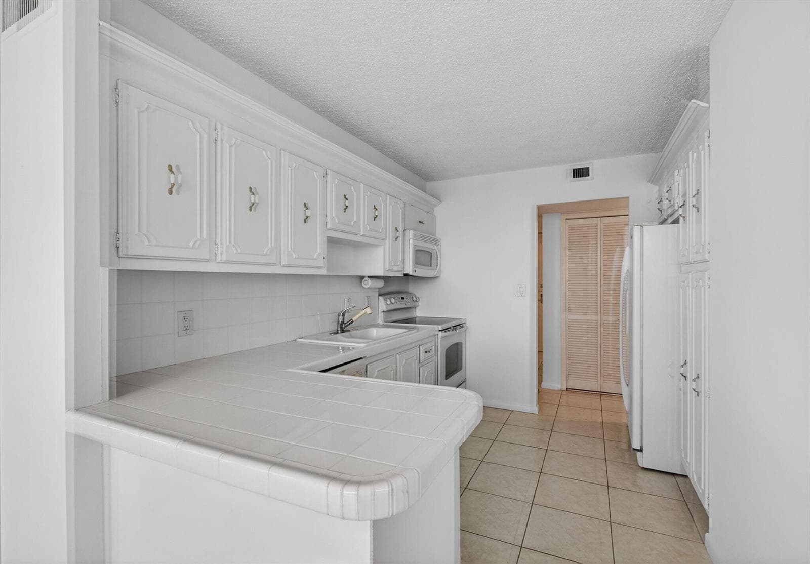 4200 N Ocean Drive 2-1606 photo 22