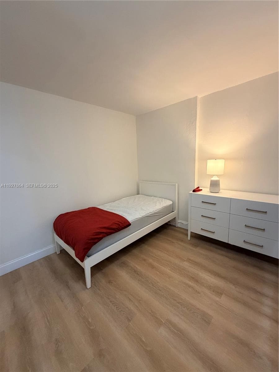 5151 Collins Ave 730 + DEN photo 16