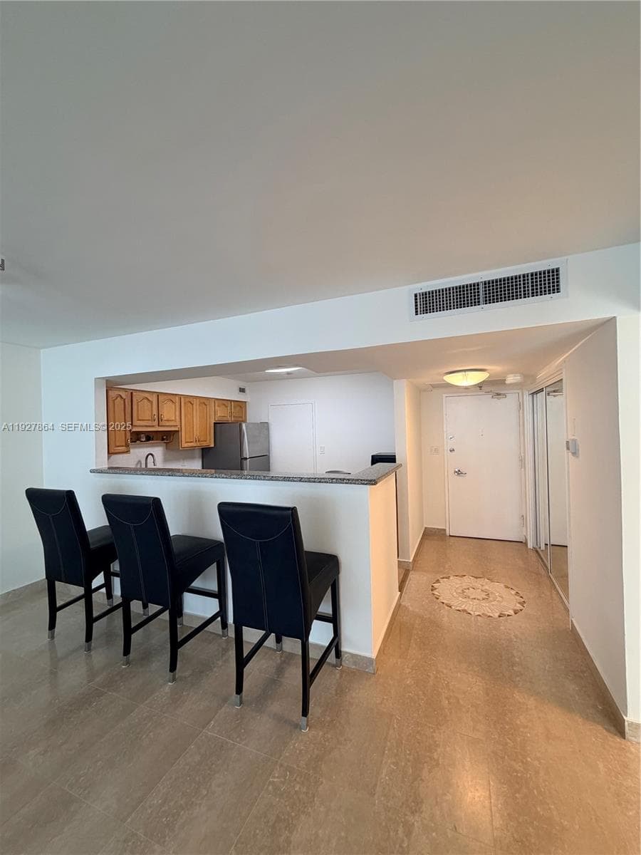 5151 Collins Ave 730 + DEN photo 8