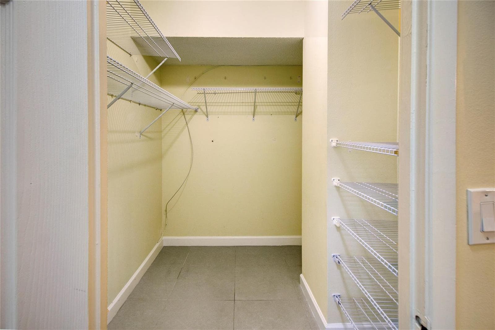 2500 Parkview Drive 1710 photo 17