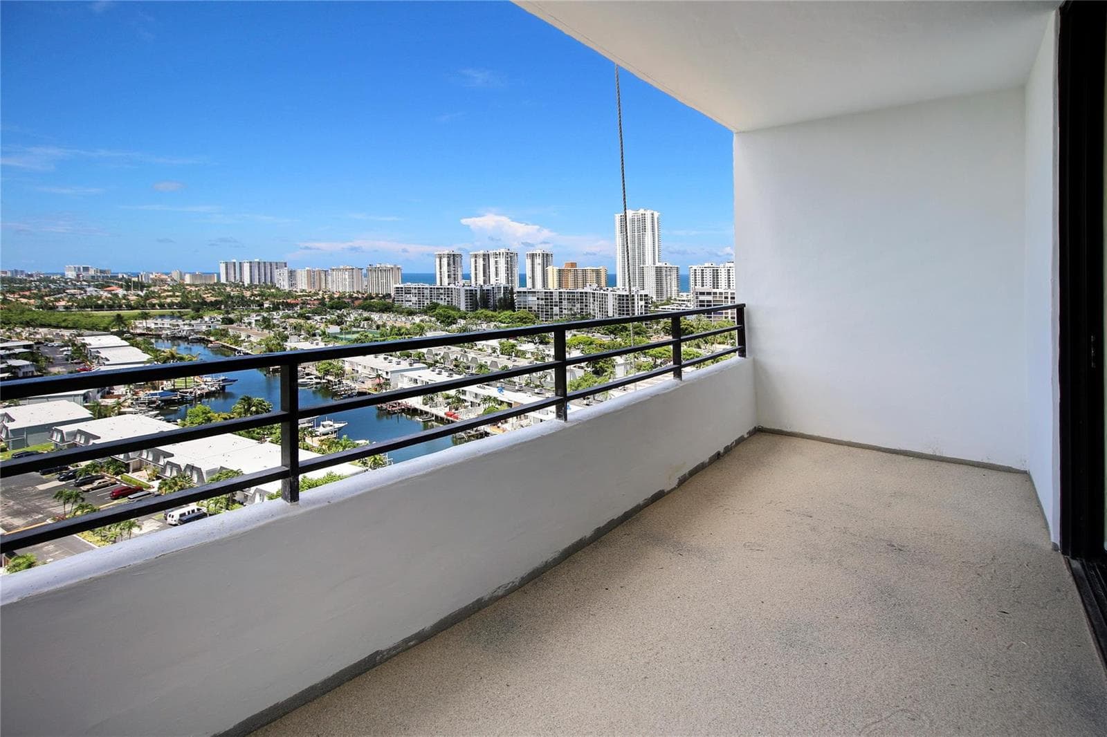 2500 Parkview Drive 1710 photo 24