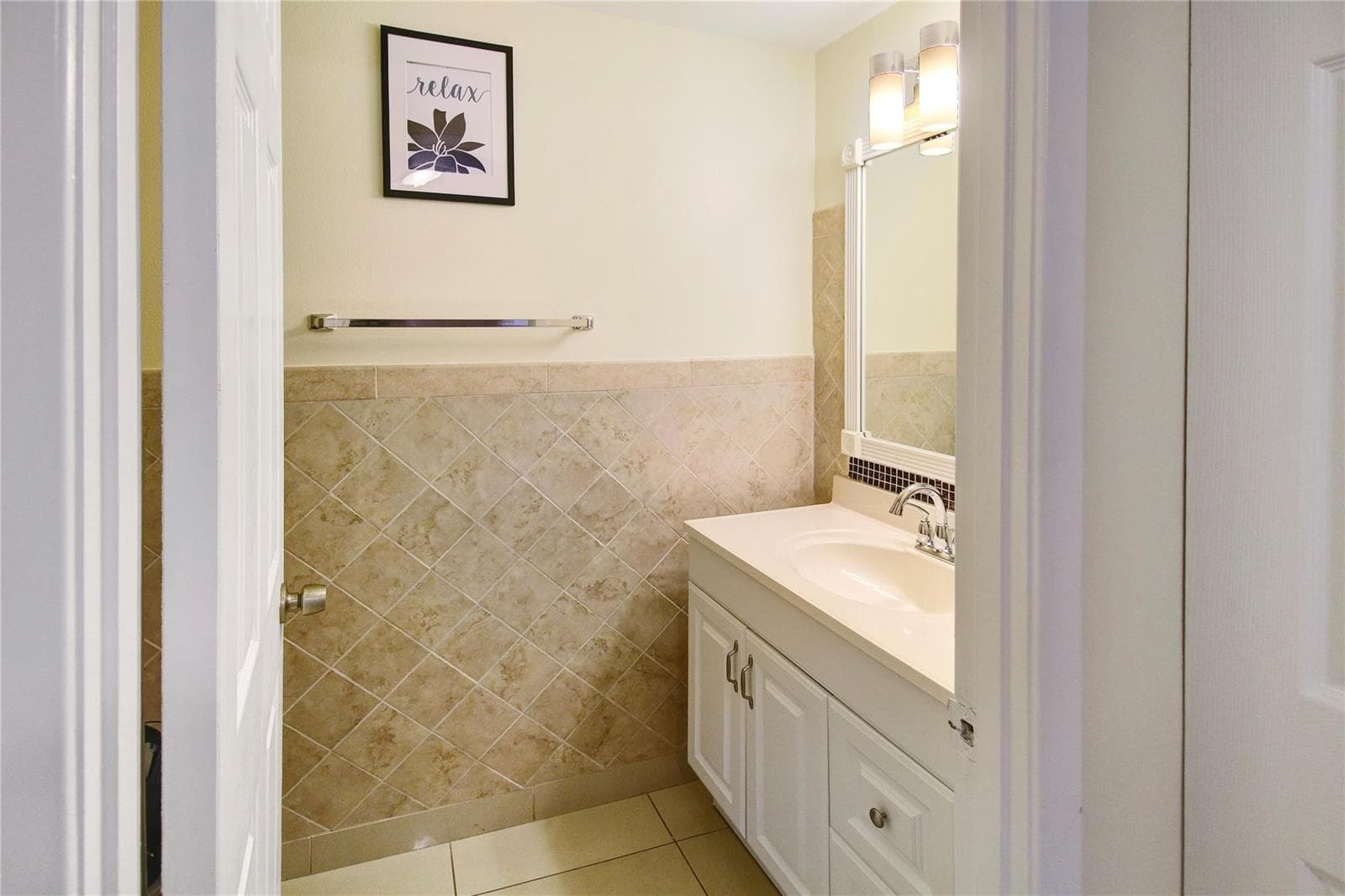 2500 Parkview Drive 1710 photo 18