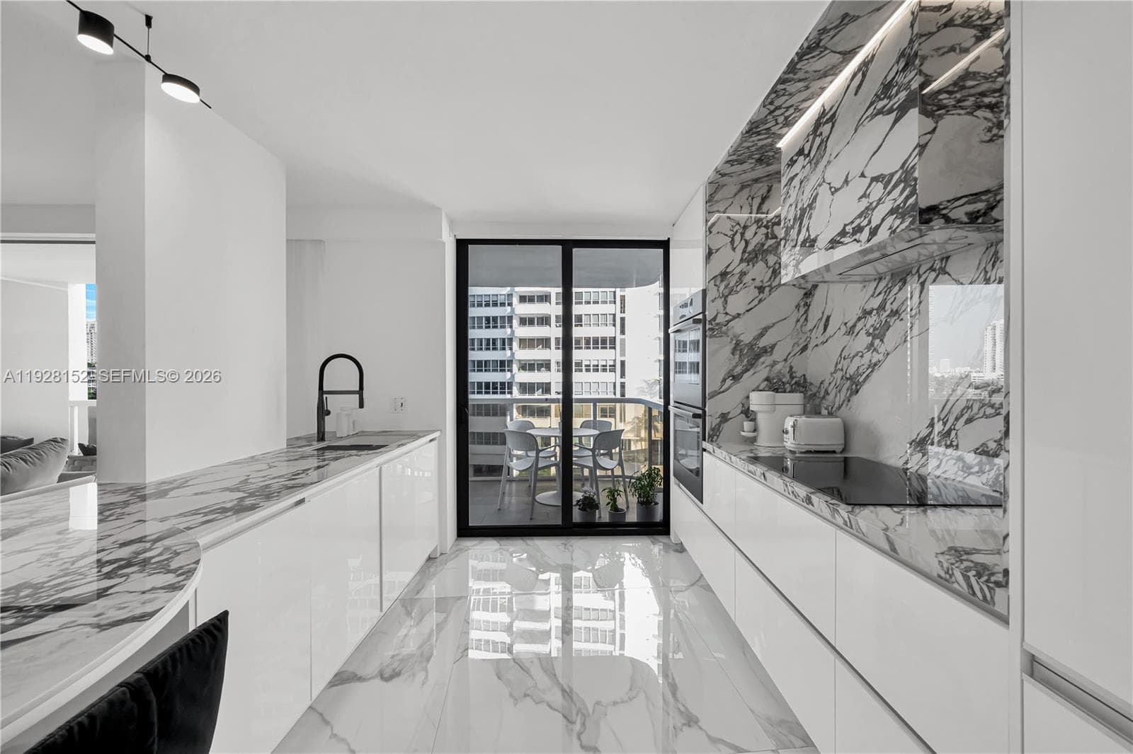 9 Island Ave 609 photo 3