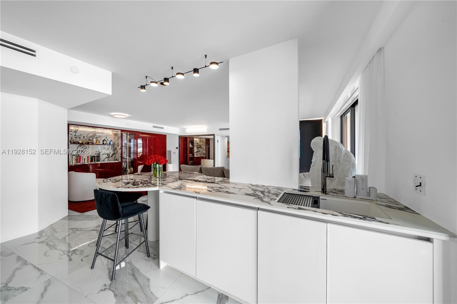 9 Island Ave 609 photo 5