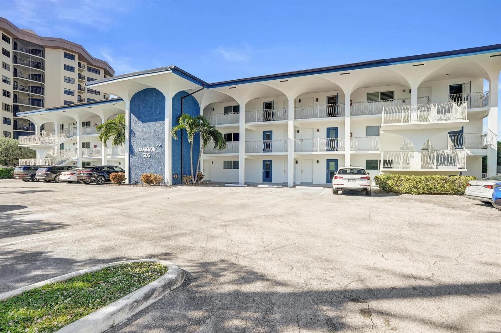 505 N Riverside Drive 7 photo 4