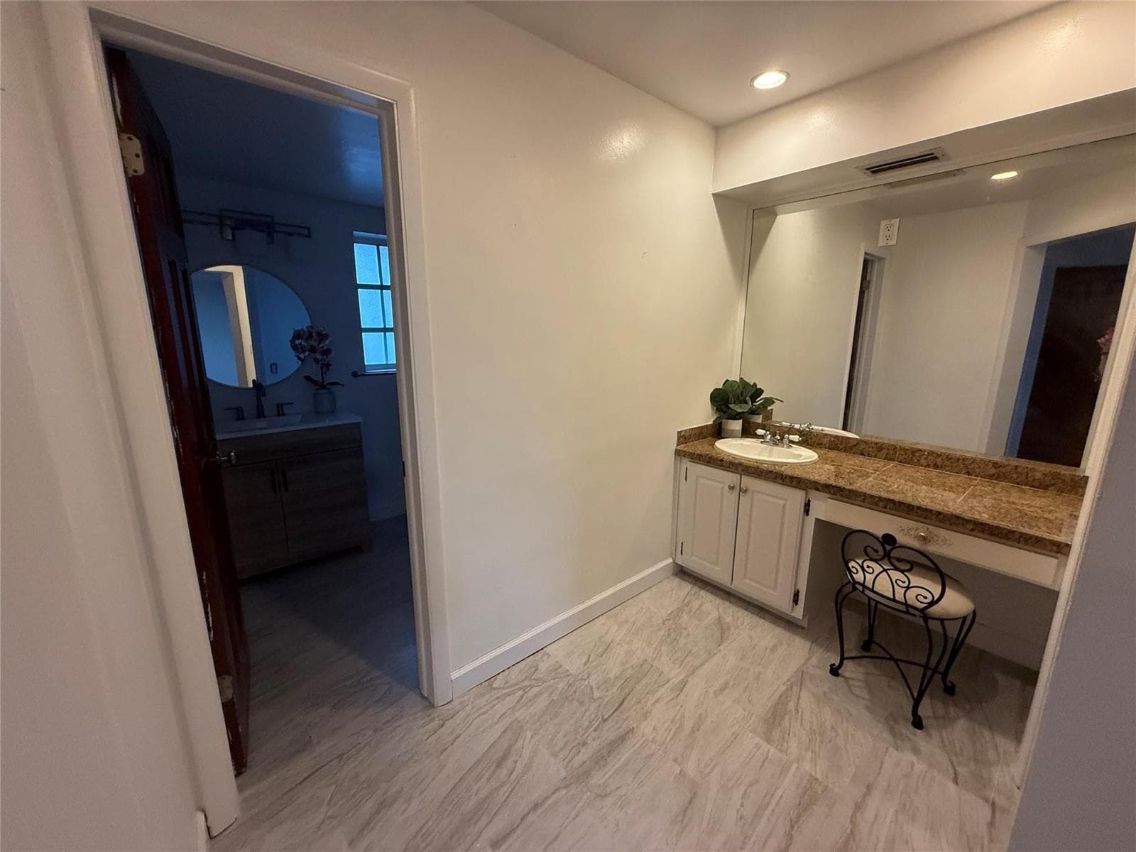 619 Kensington Place photo 23