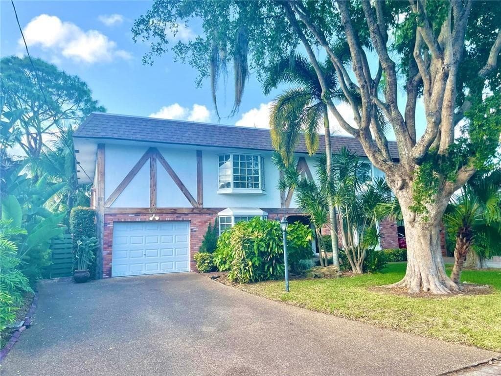619 Kensington Place photo 1