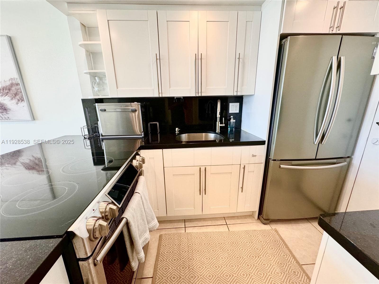 2899 Collins Ave 1004 photo 2