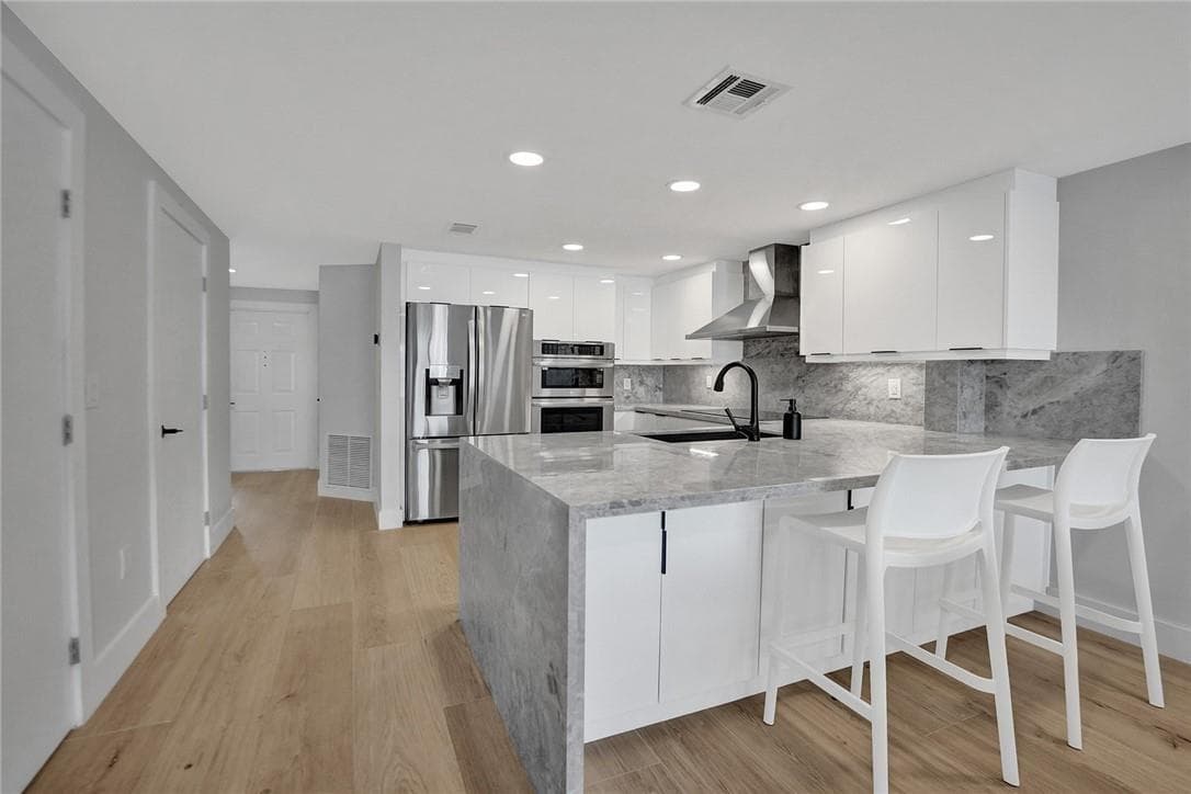876 Jeffery Street photo 5