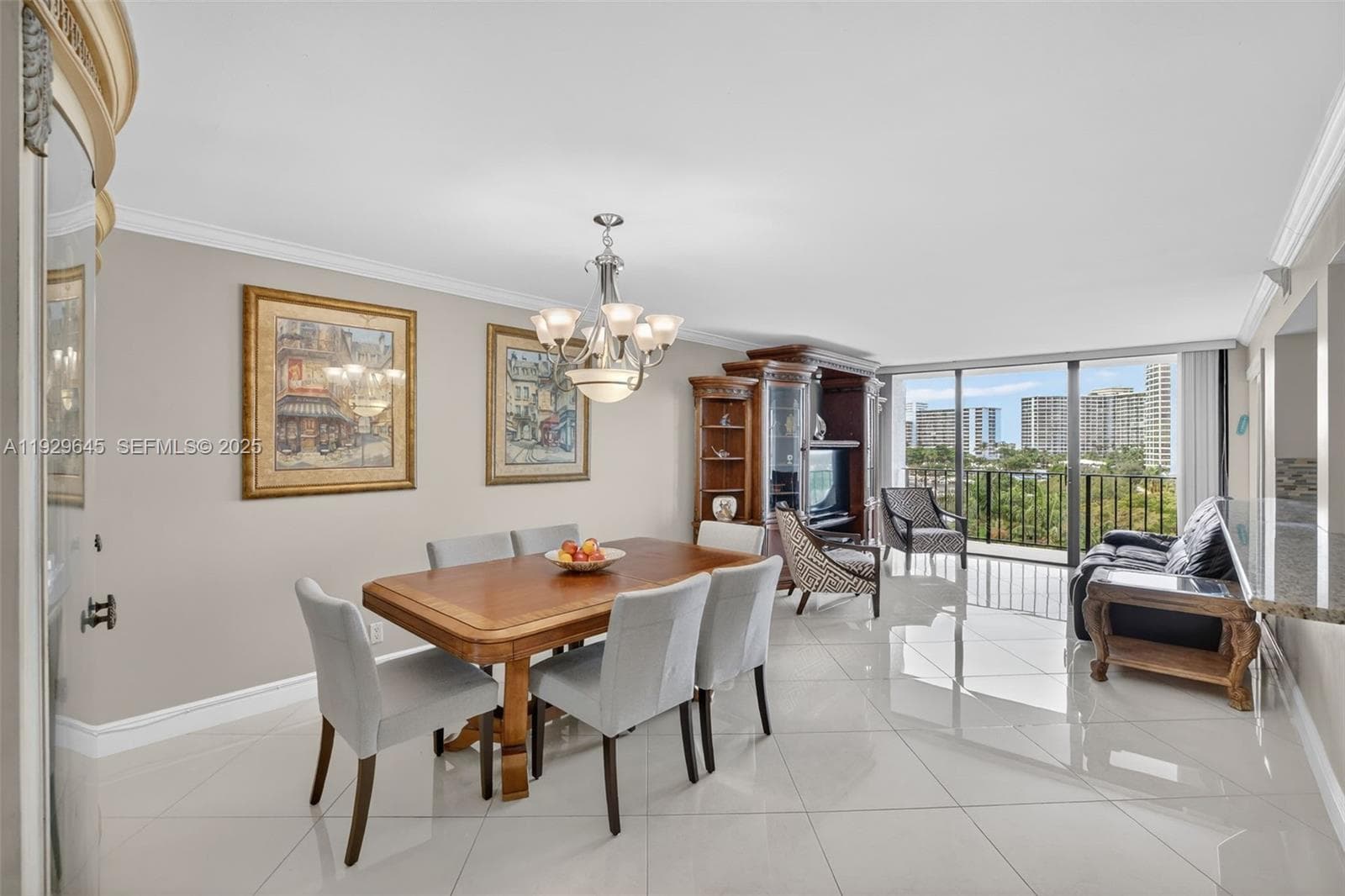 200 Leslie Dr 707 photo 2