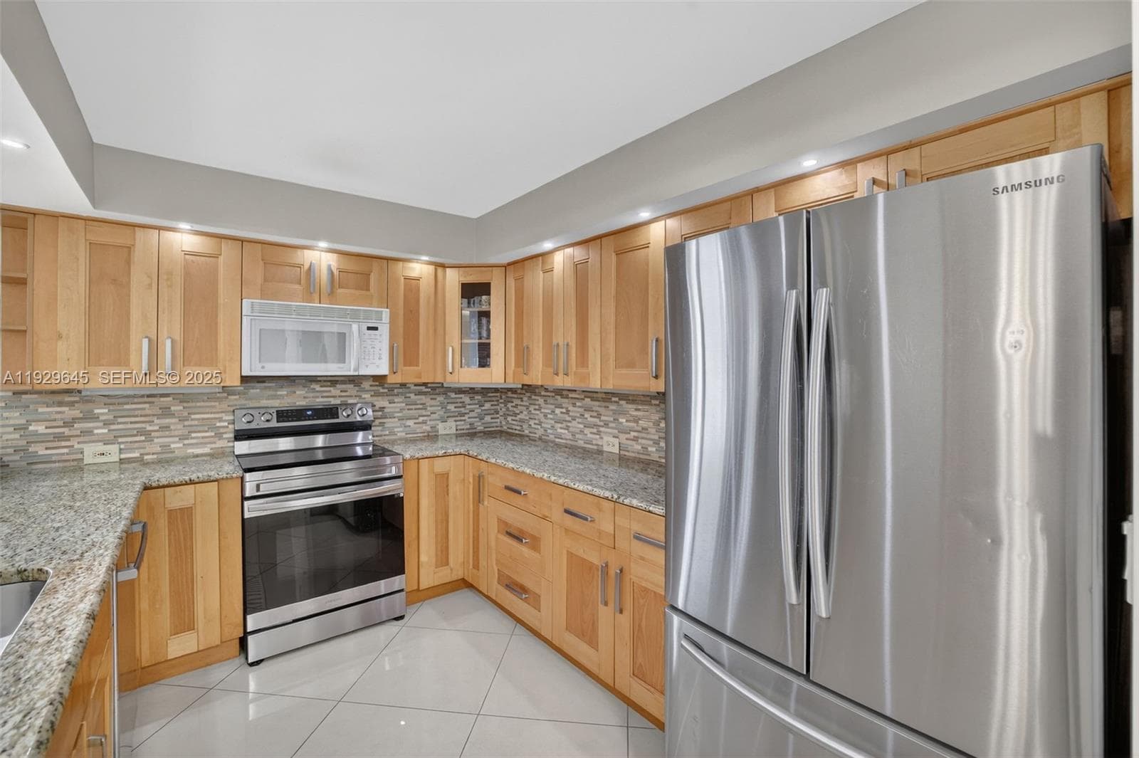 200 Leslie Dr 707 photo 6