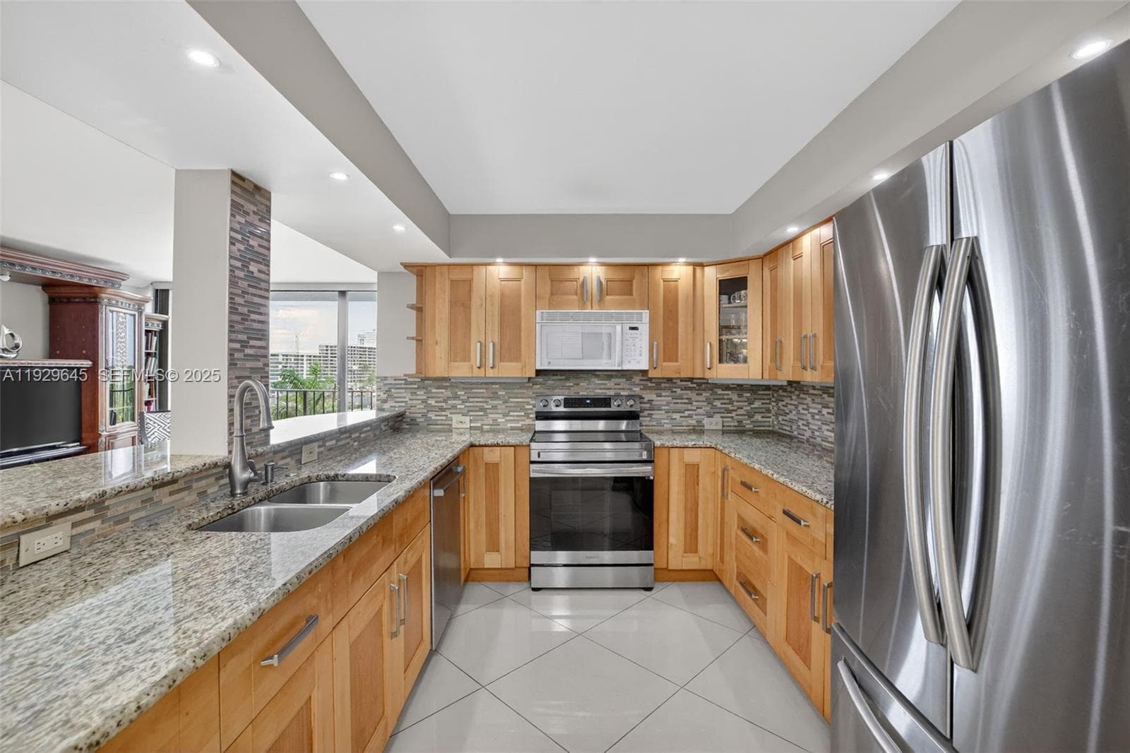 200 Leslie Dr 707 photo 5