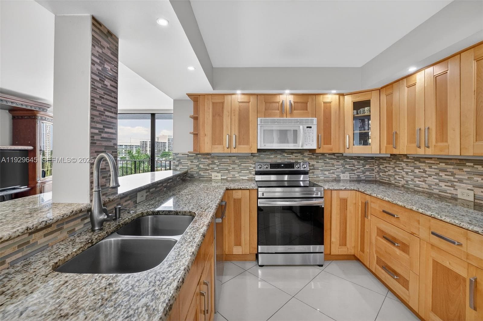 200 Leslie Dr 707 photo 4