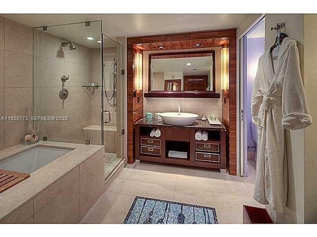 6801 Collins Ave 309 photo 16