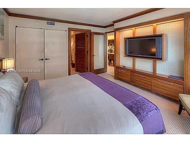 6801 Collins Ave 309 photo 10