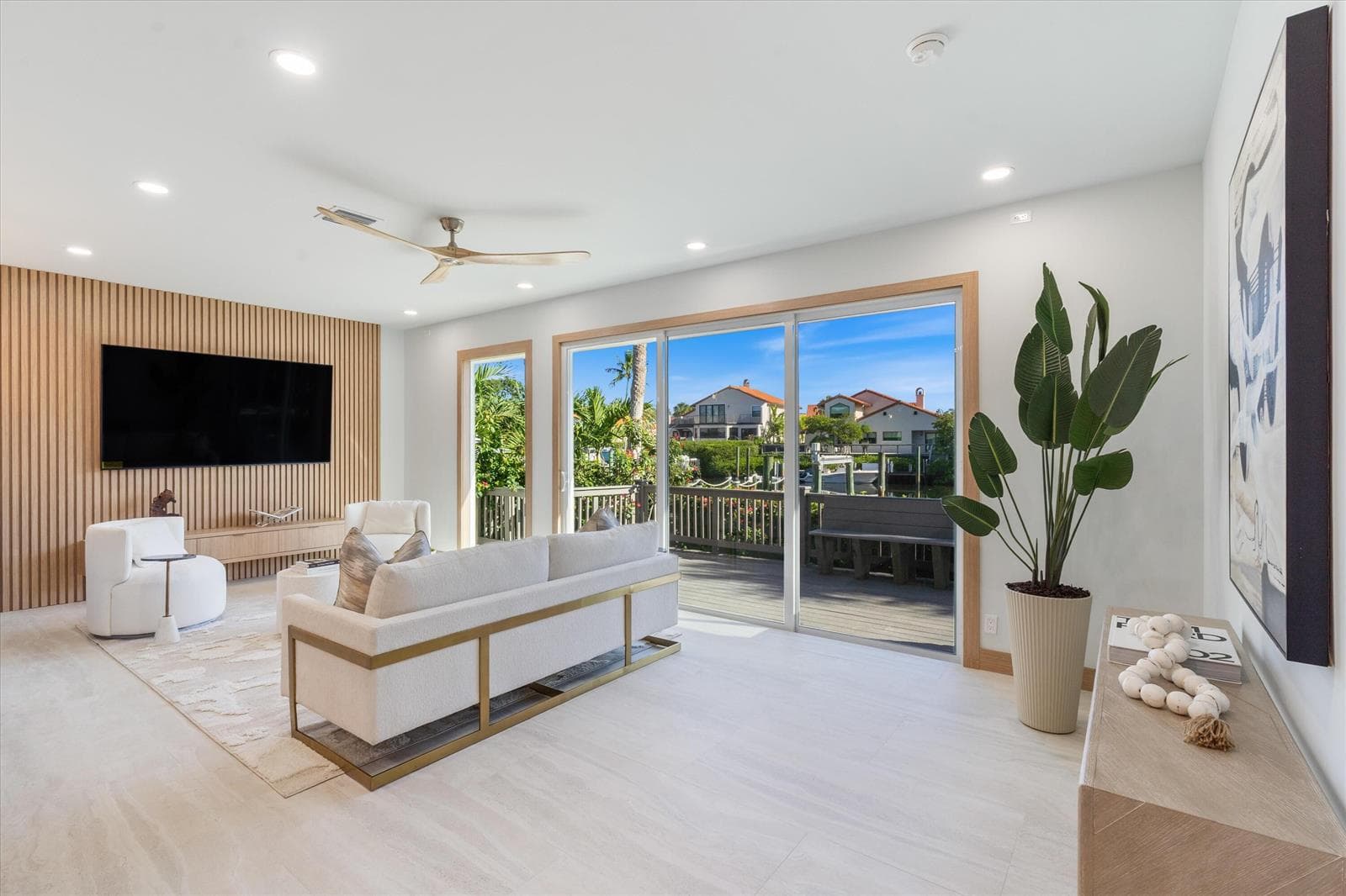 17036 Bay Street photo 24