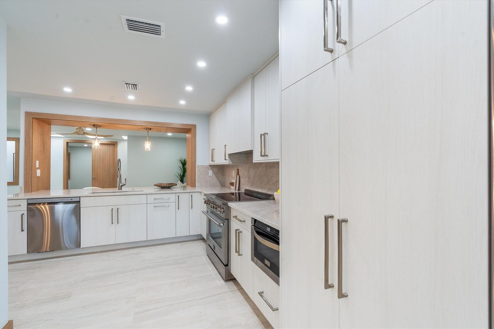 17036 Bay Street photo 15