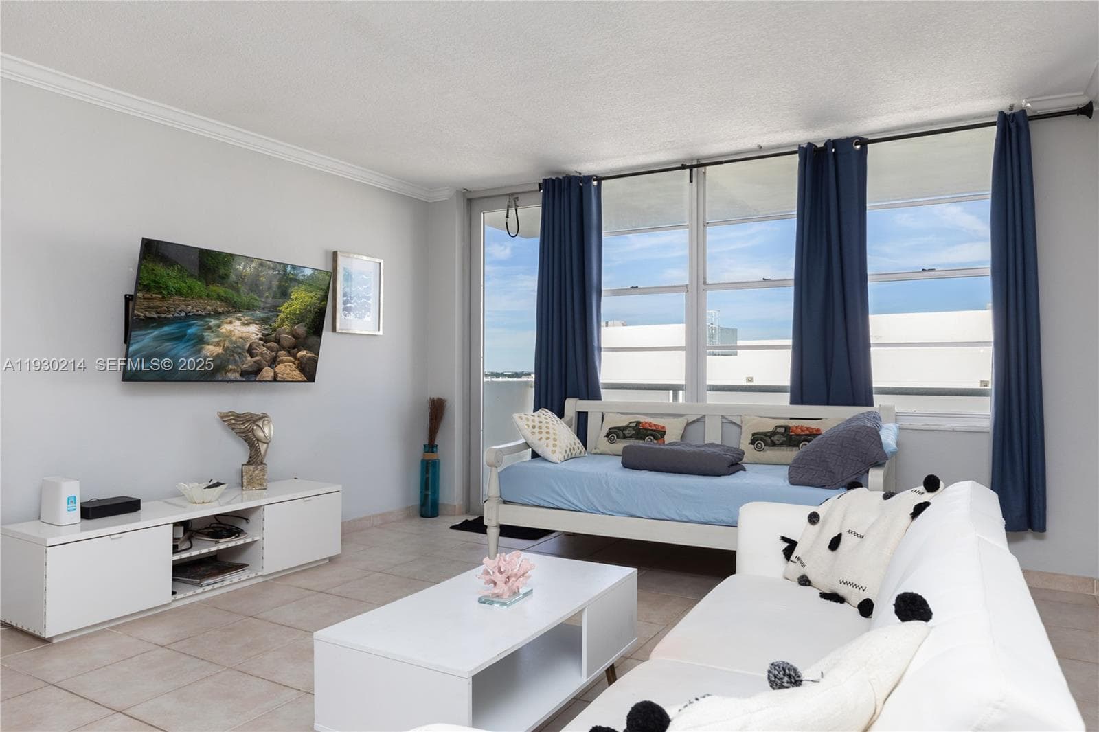 3725 S Ocean Dr 1421 photo 4