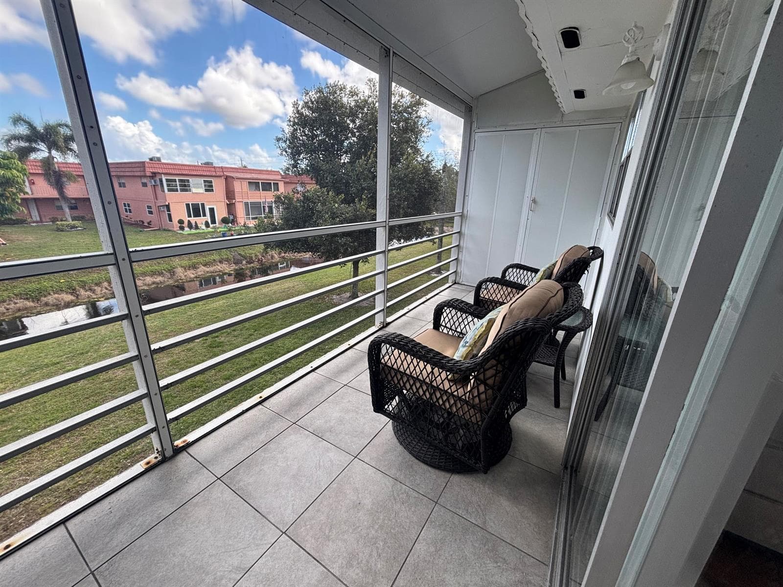 596 Saxony M photo 14