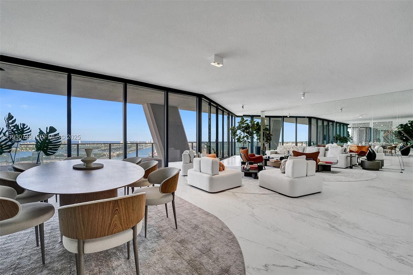 1000 Biscayne Blvd 3902 photo 2