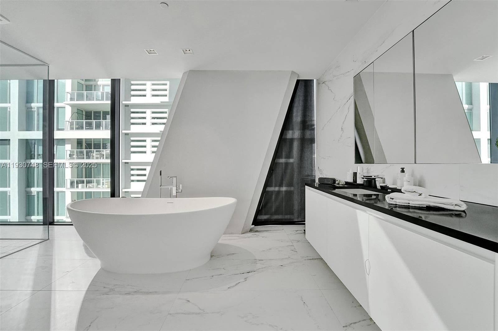 1000 Biscayne Blvd 3902 photo 13