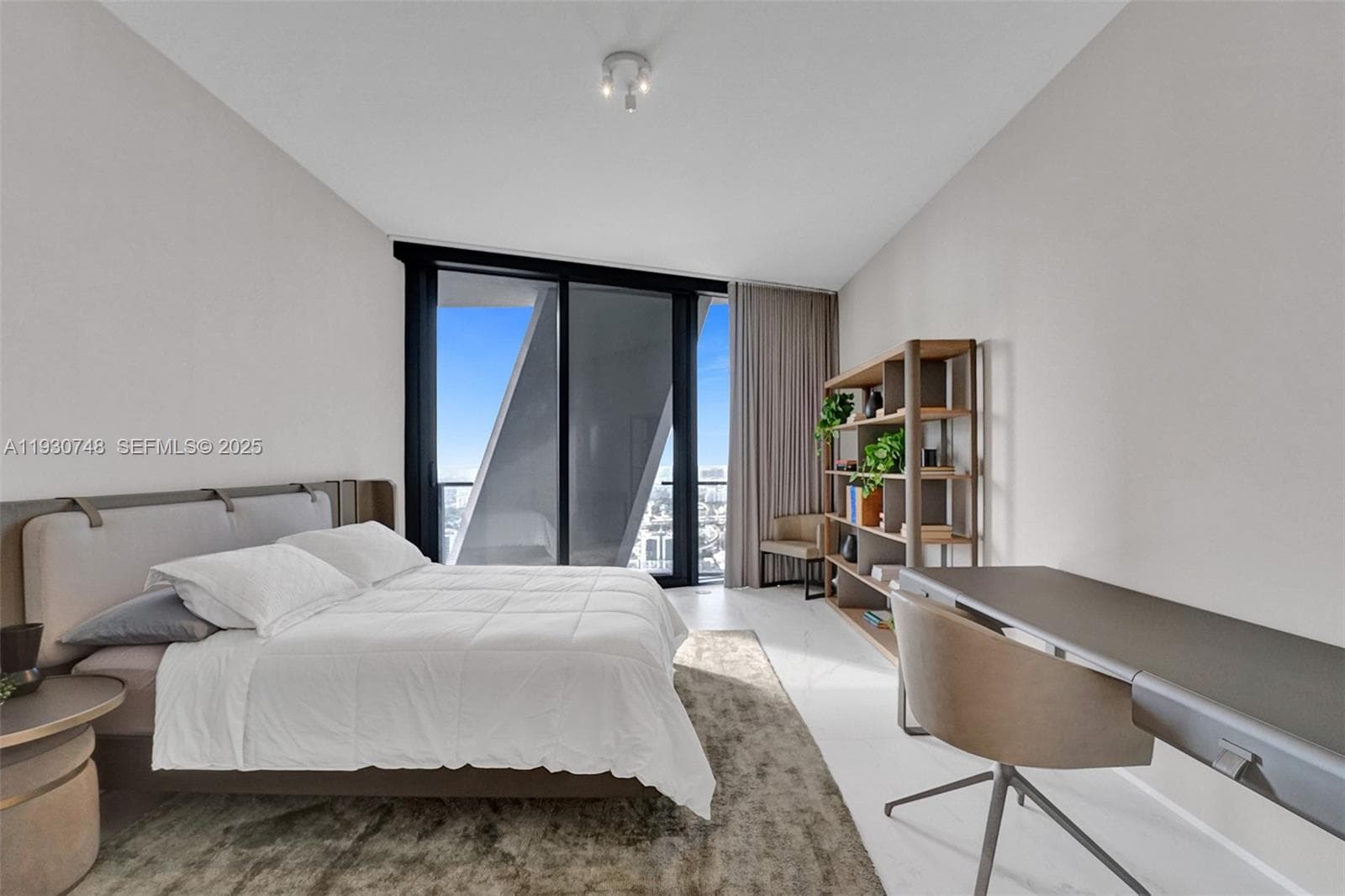1000 Biscayne Blvd 3902 photo 17